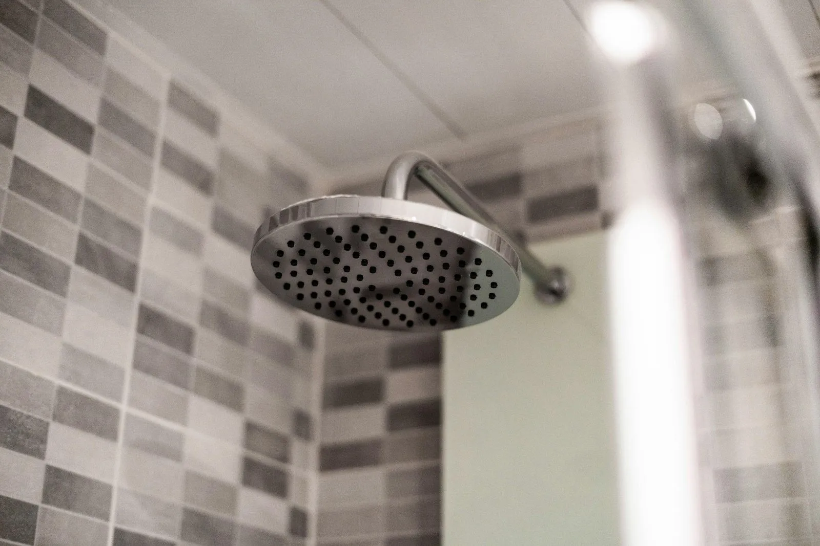 Overhead rain shower set